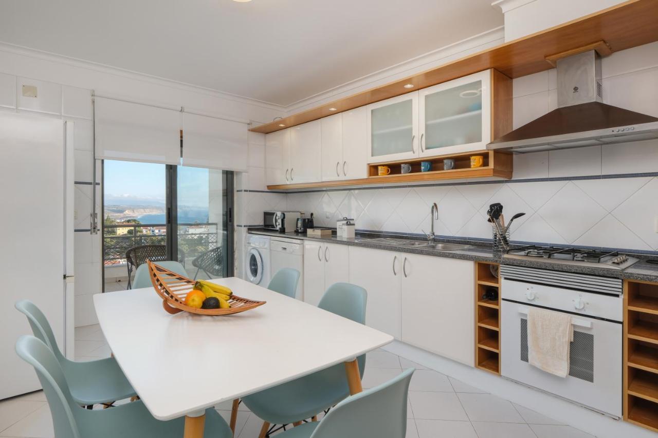 Sea Lux Apartment